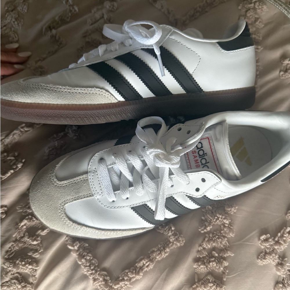 Adidas Men's Samba White and Black Sneakers